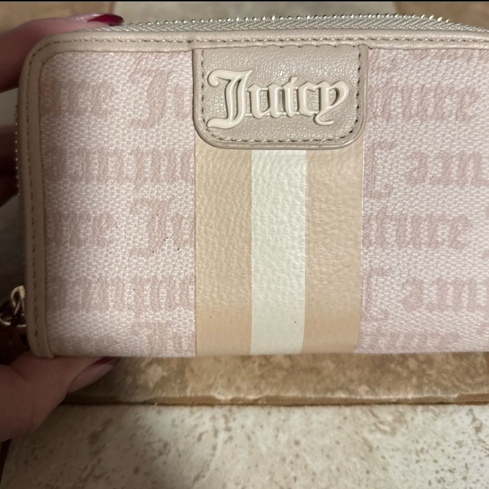 Juicy Couture Beige and White Wallet
